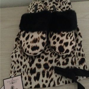 Victoria’s Secret Fur Leopard Slippers new size 5-6